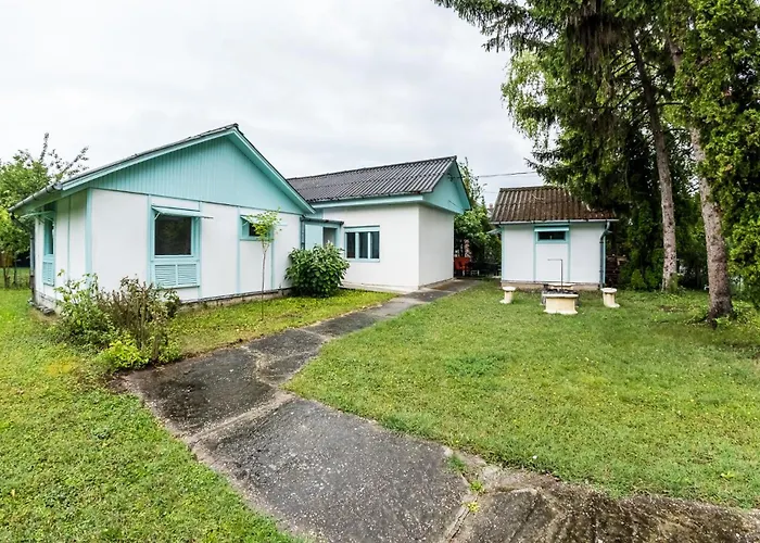 Penge Bungalok * Balatonalmádi